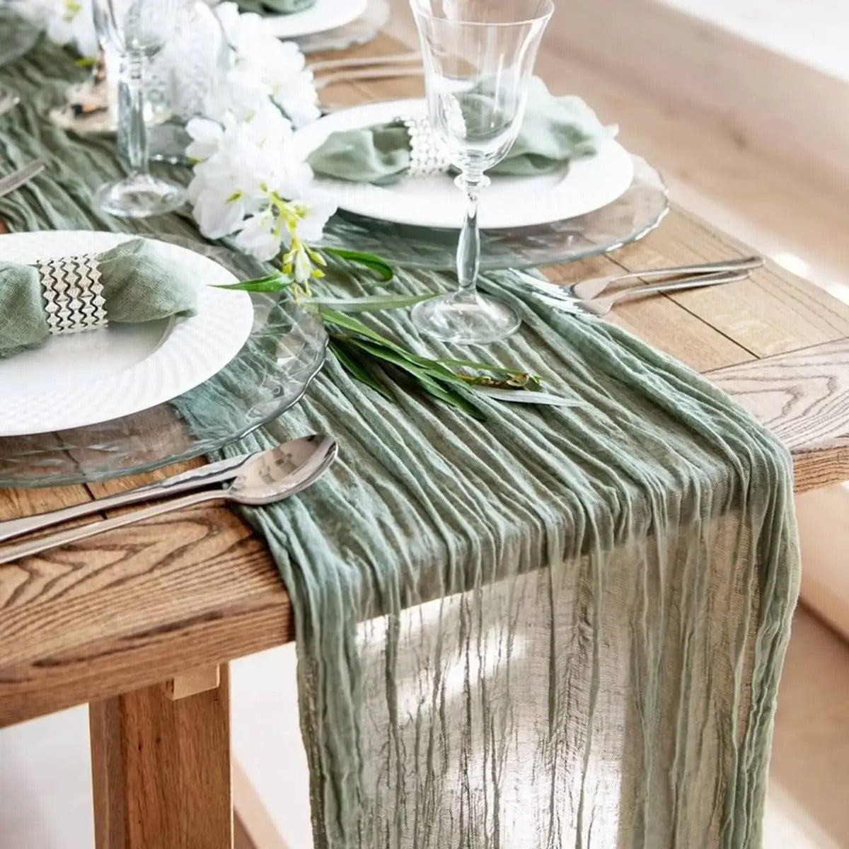 Table runner decoration